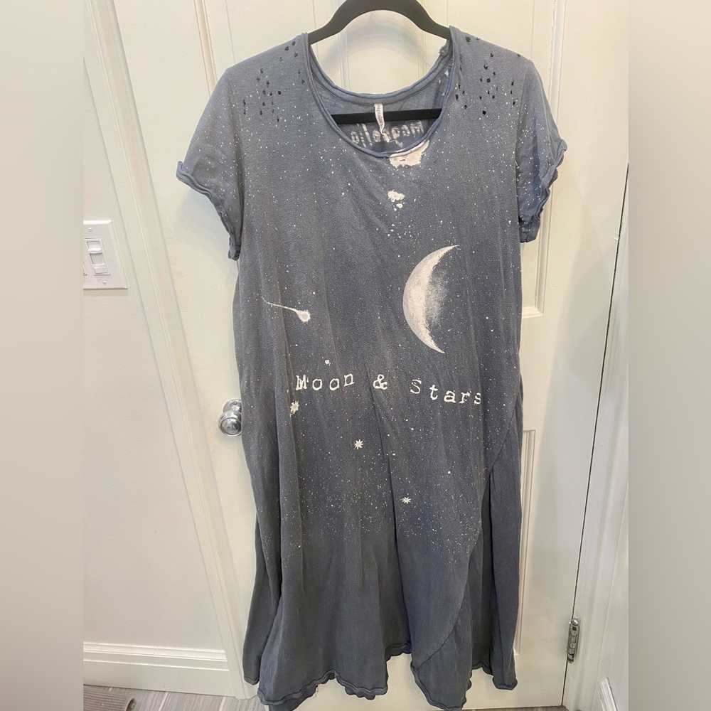 Magnolia Pearl Moon 🌙 & ✨ Stars T Dress